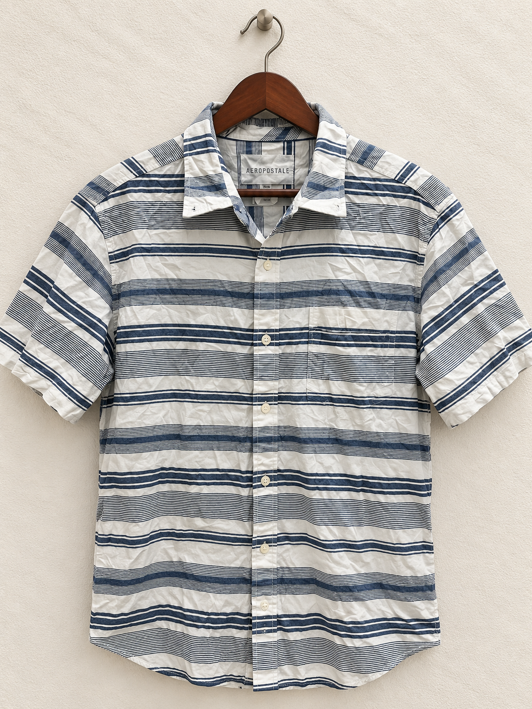Aéropostale Men's Blue & White Striped Short Sleeve Button-Down Shirt  Size - L