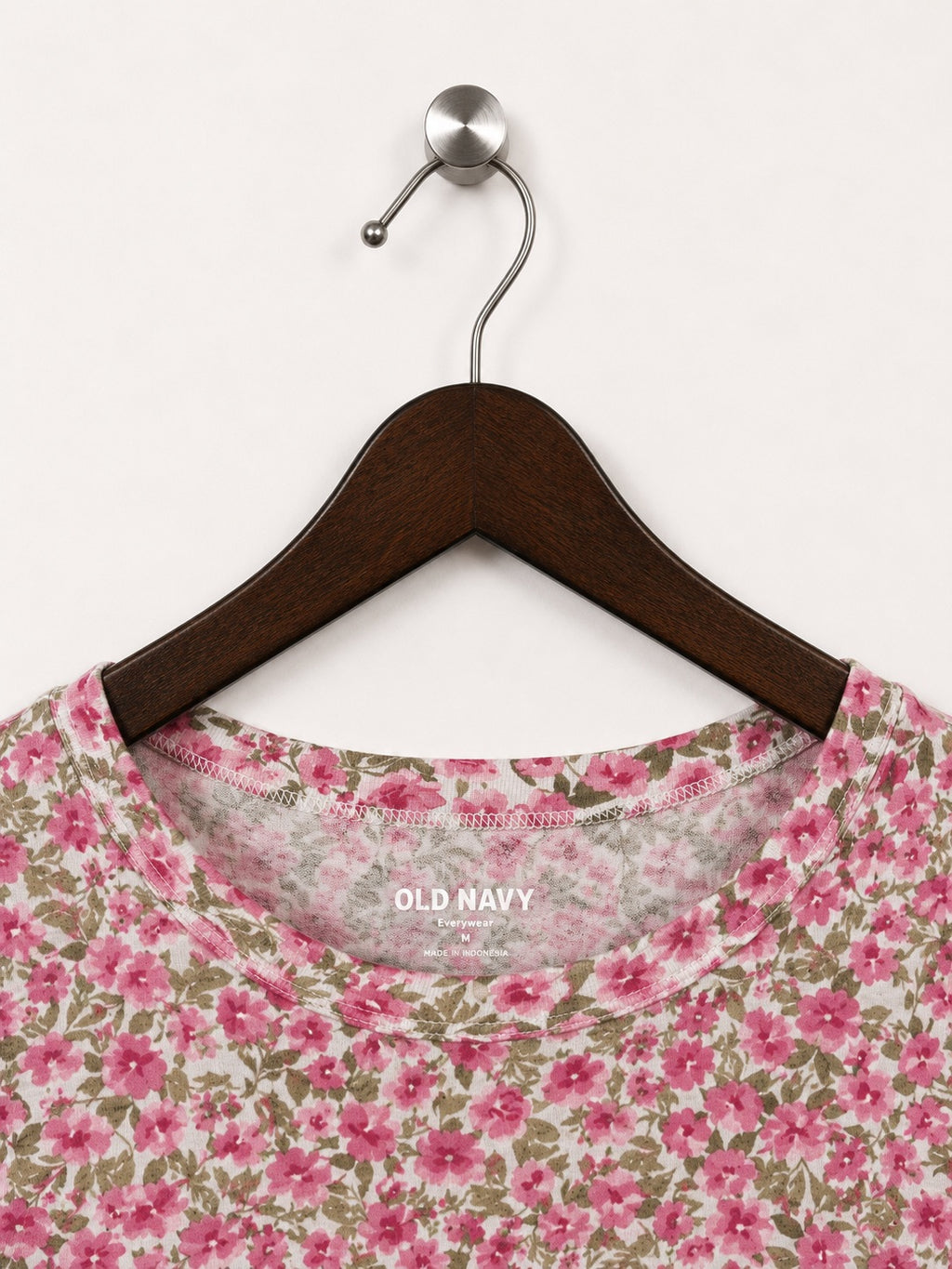 Old Navy Everywear Women's Pink Floral Crewneck T-Shirt – Size M