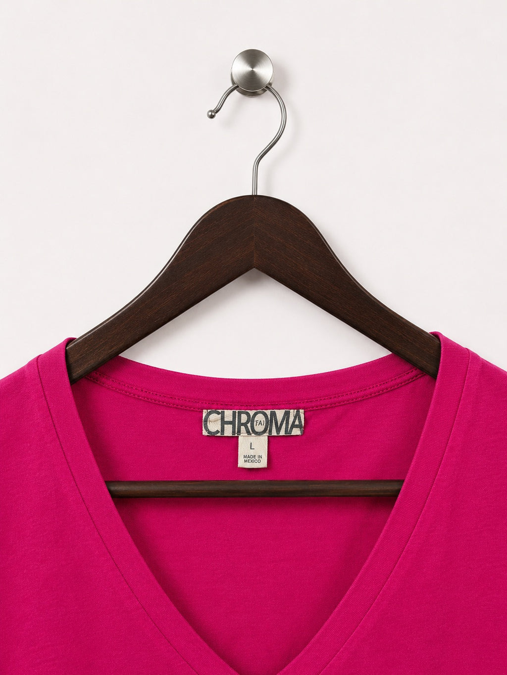 CHROMA Women's Fuchsia Pink T-Shirt – Size L