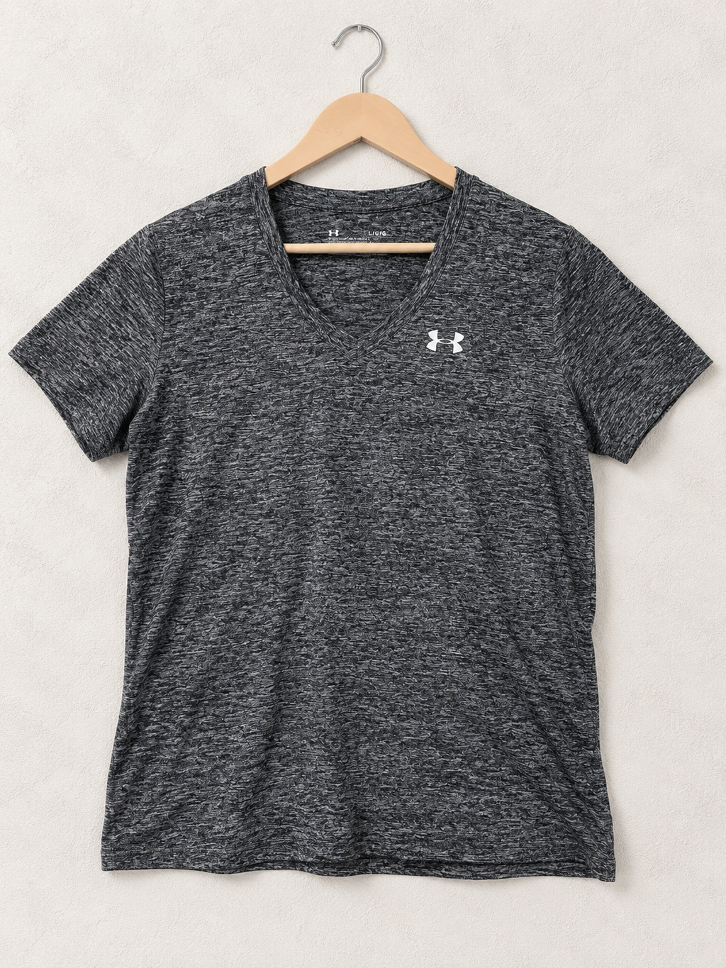 Under Armour HeatGear Loose Fit V-Neck Women’s Gym Tee Size - L