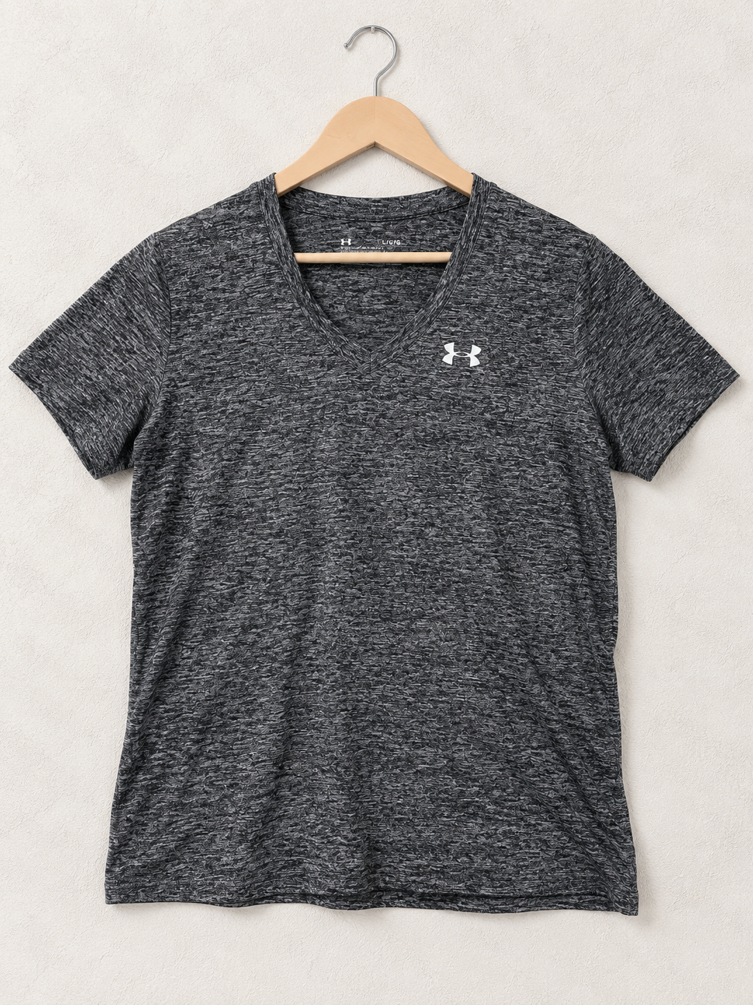 Under Armour HeatGear Loose Fit V-Neck Women’s Gym Tee Size - L
