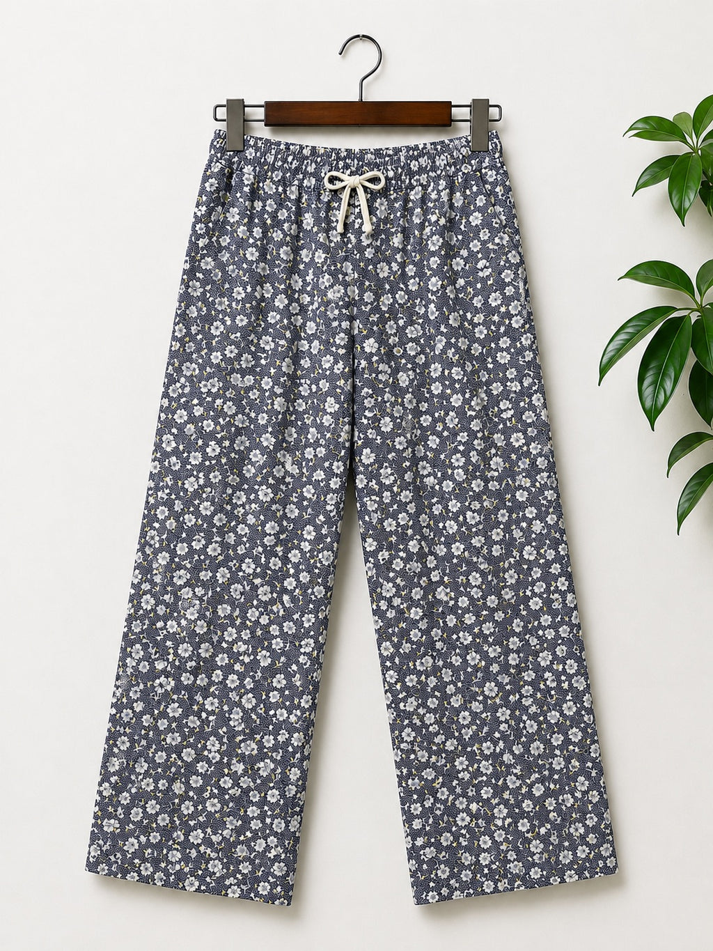 Old Navy Floral Print Women Trouser Size - M
