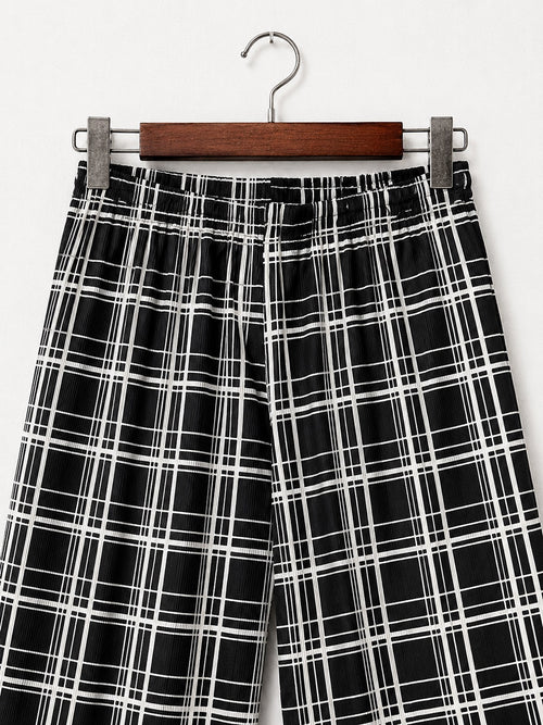 Black & White Plaid Women Trousers