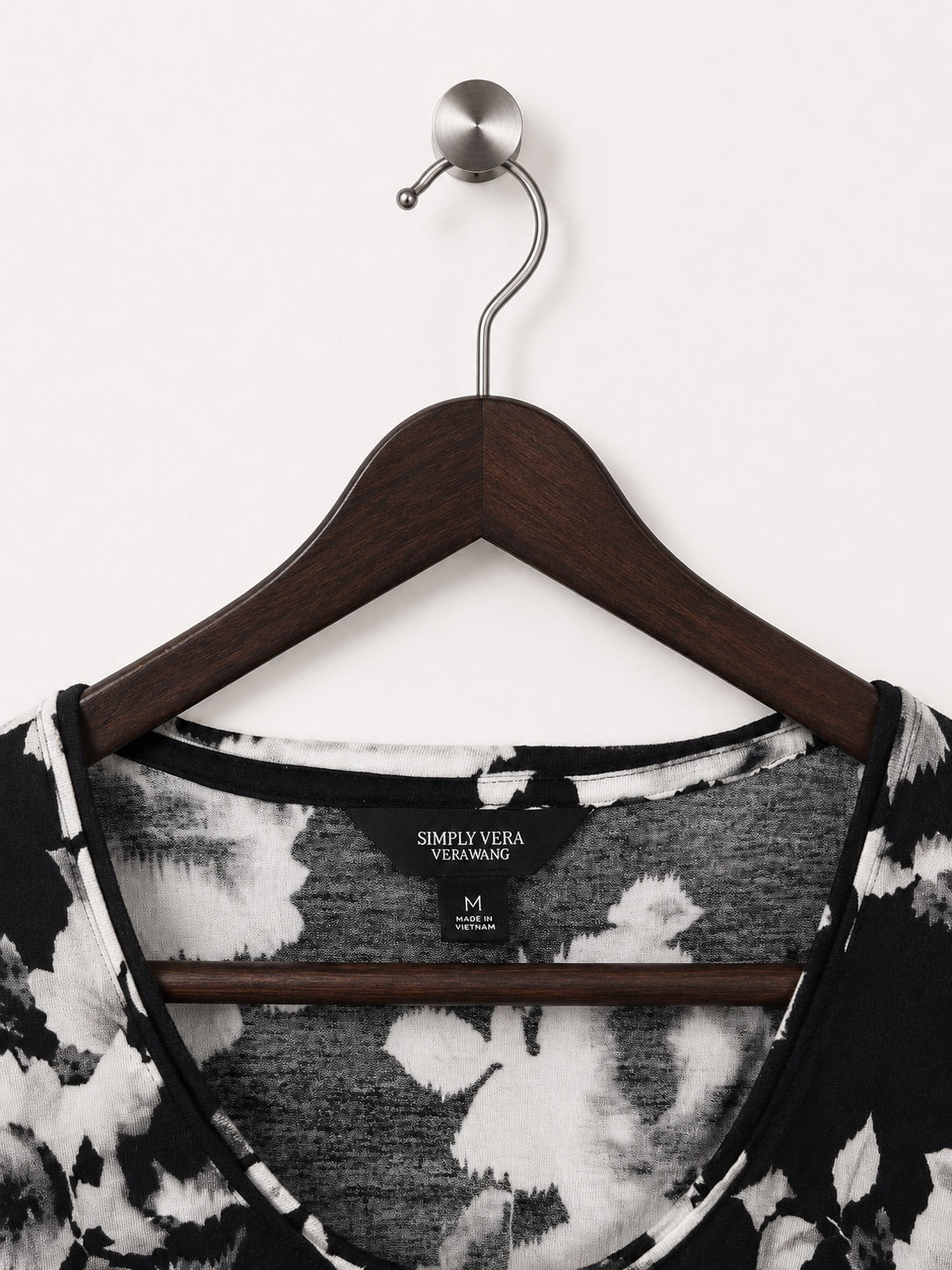 Simply Vera Women's Floral T-Shirt – Size M