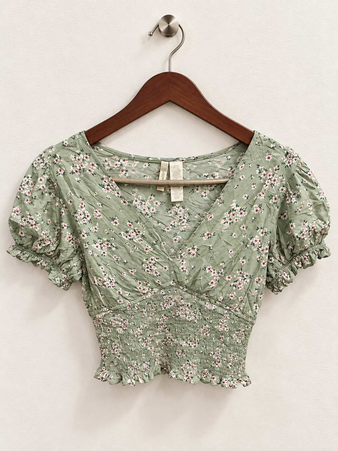 Japna Women’s Sage Green Ditsy Floral Smocked Crop Top