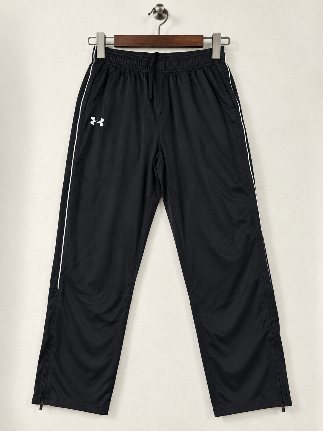 Under Armour Men's Black Track Pants - Size M