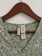 Japna Women’s Sage Green Ditsy Floral Smocked Crop Top