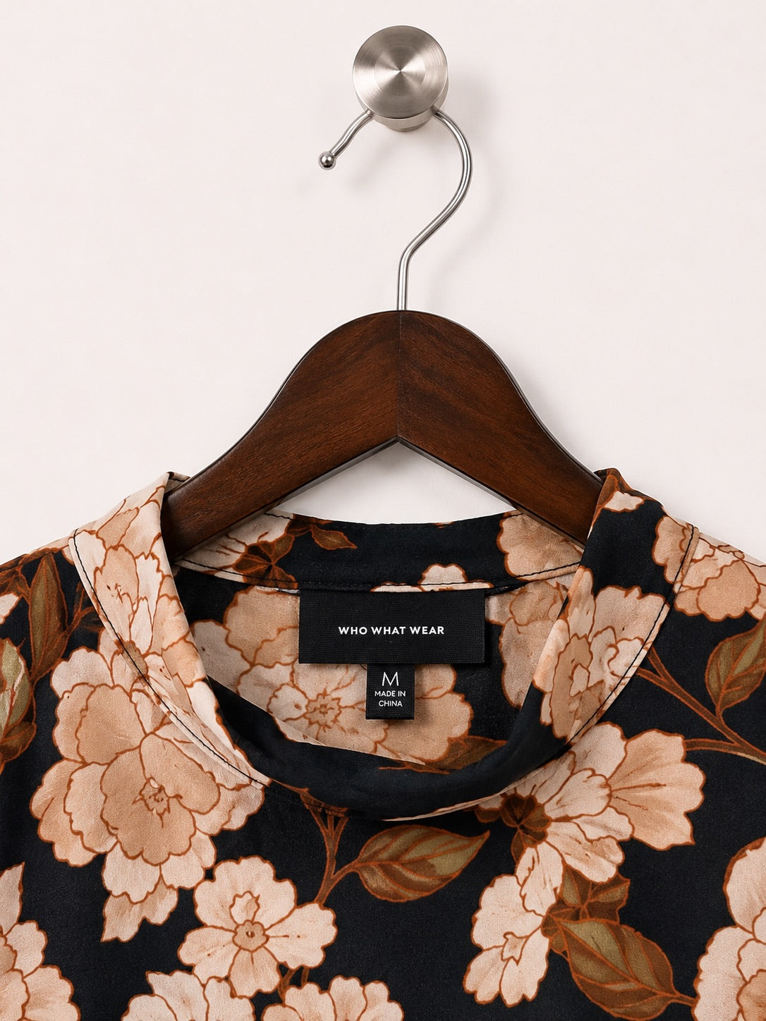 Who What Wear Women's Beige & Black Floral Top Size –M