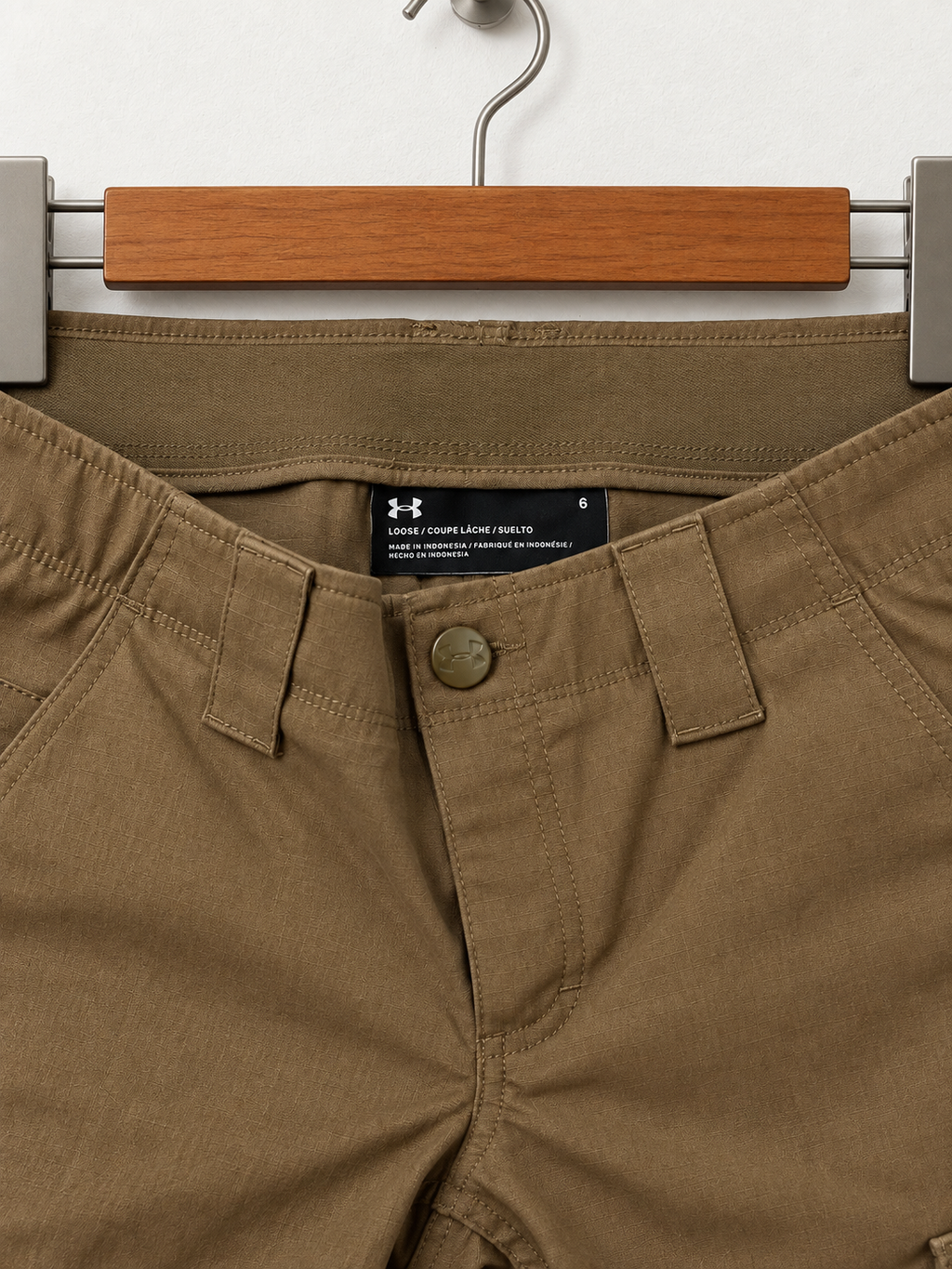 Under Armour Women's Cargo Pants (Size 6)