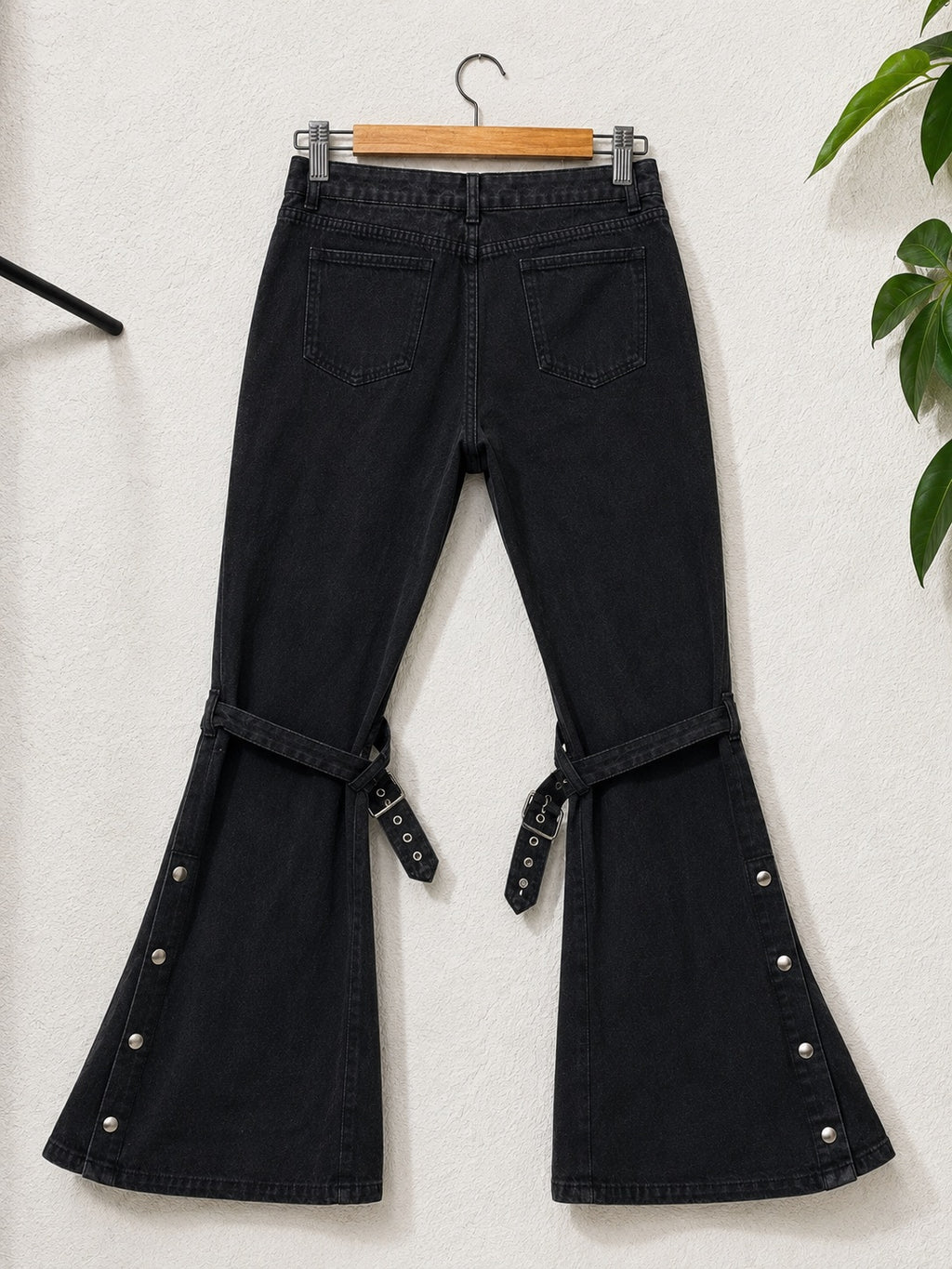 Women’s Dark Core Graphic Flare Jeans