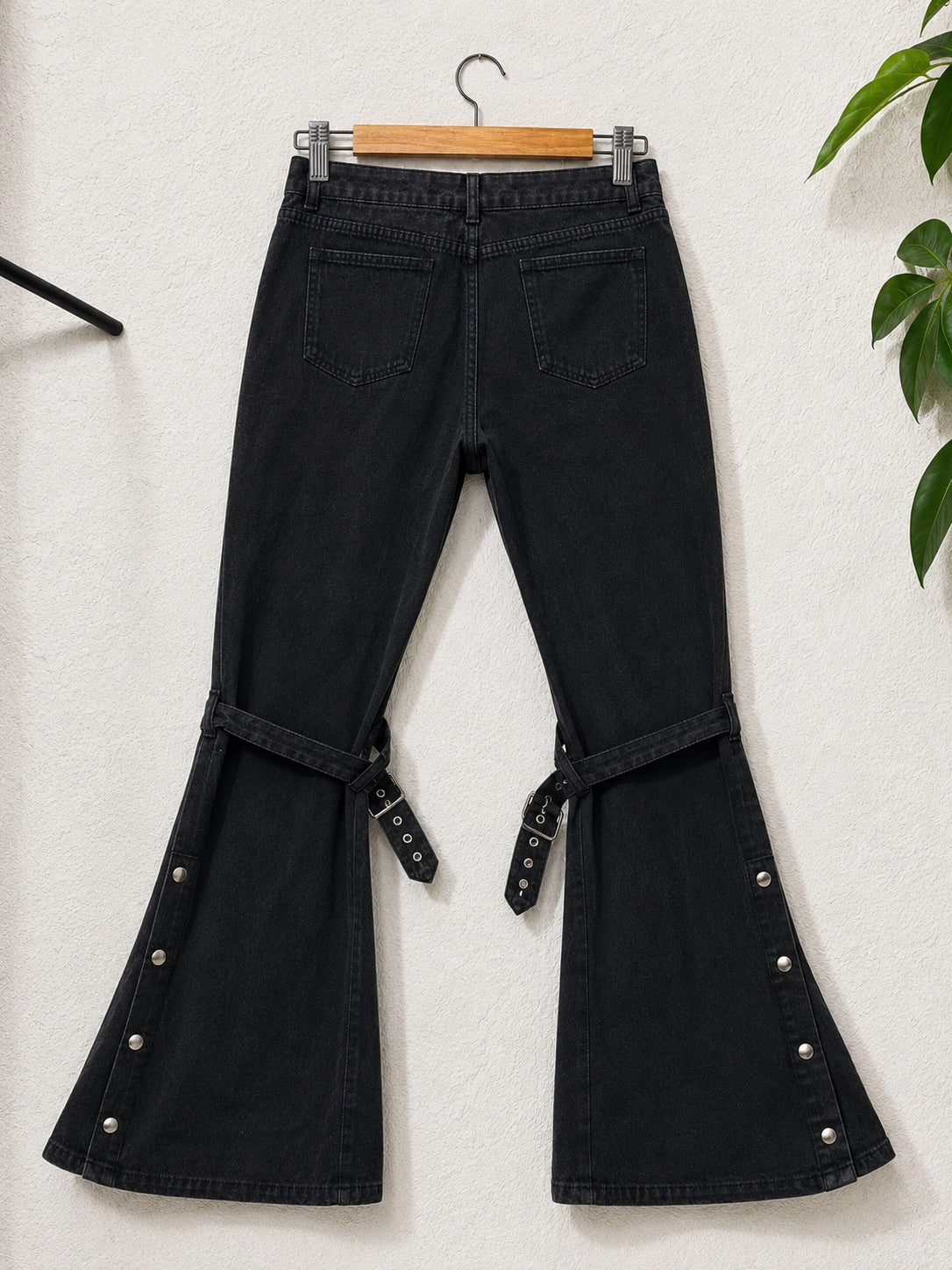 Women’s Dark Core Graphic Flare Jeans