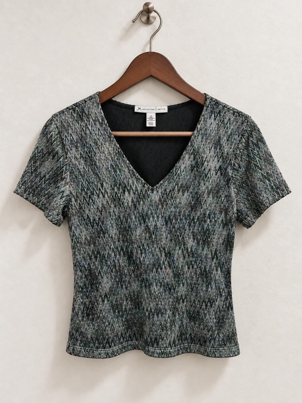 JM Collection Petite Women's Metallic Chevron V-Neck Top
