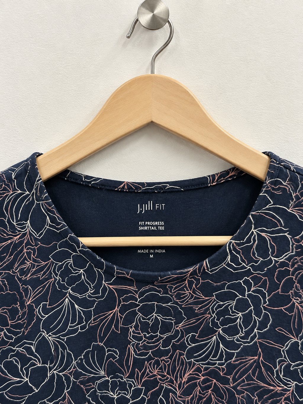 J.Jill Women’s Floral Outline Scoop Neck Short Sleeve T-Shirt - Size M