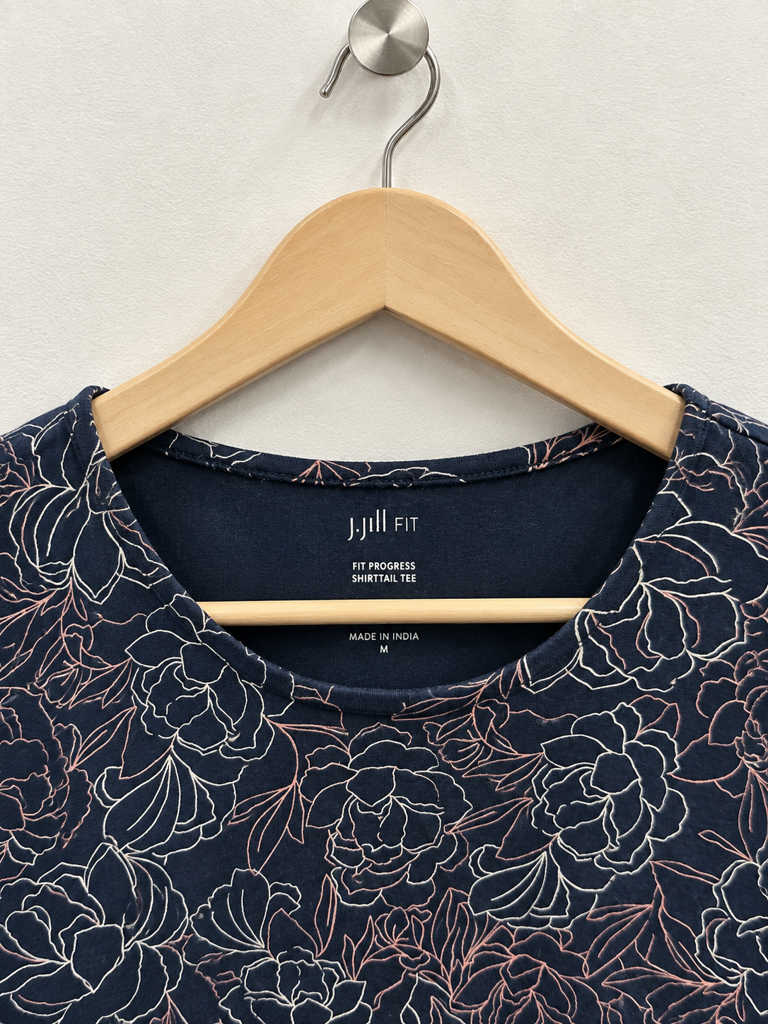 J.Jill Women’s Floral Outline Scoop Neck Short Sleeve T-Shirt - Size M