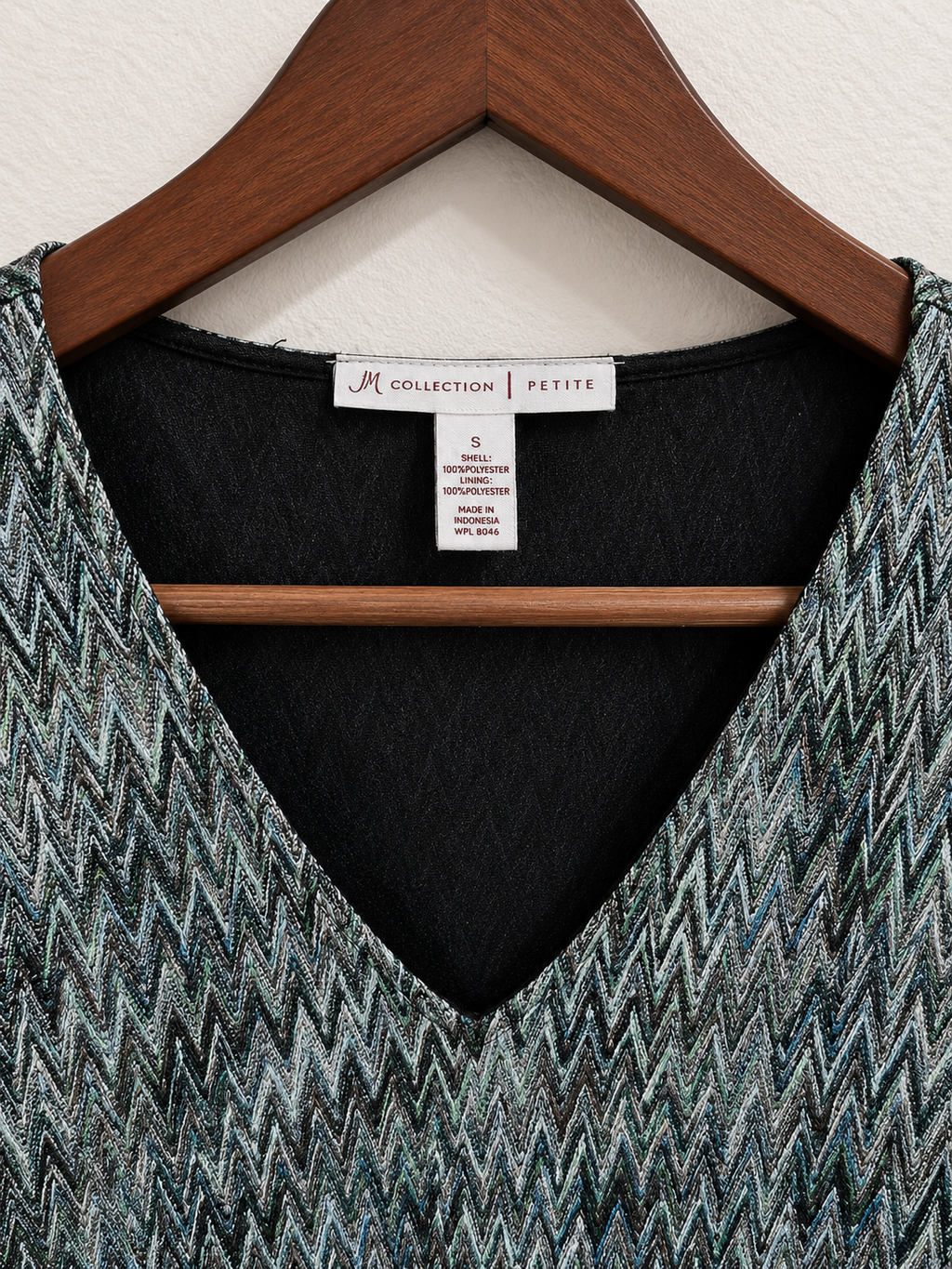 JM Collection Petite Women's Metallic Chevron V-Neck Top