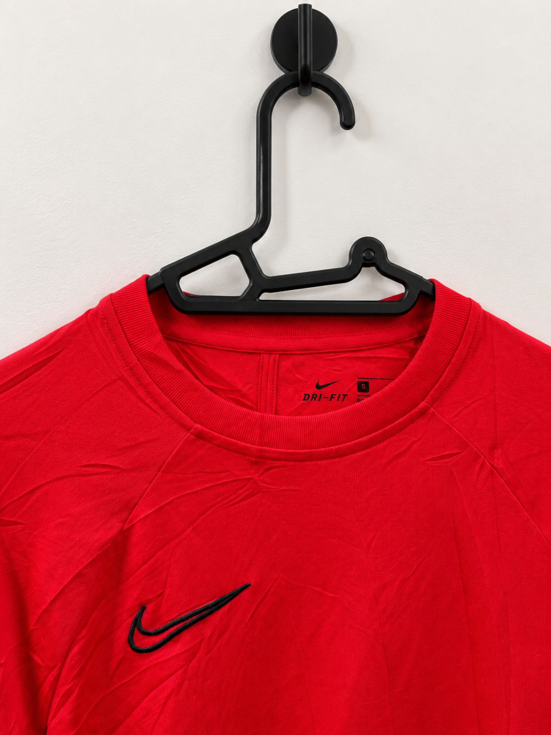 Nike Men's Dri-FIT Red Athletic Football T-Shirt Size - S