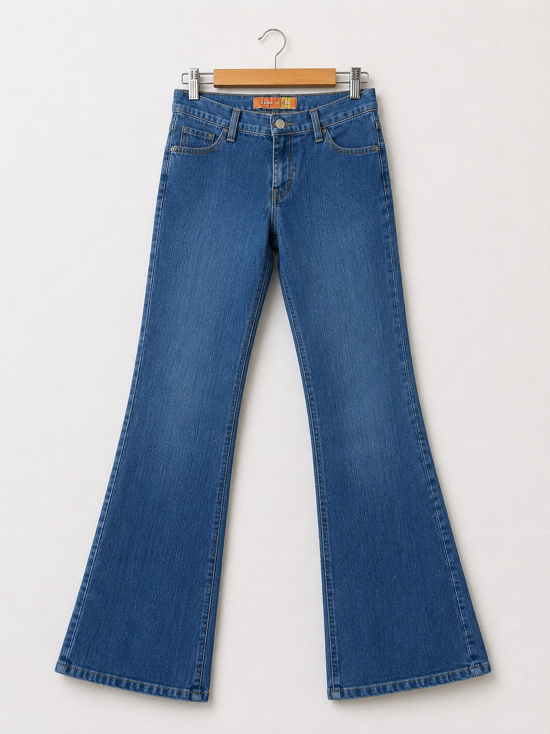T.T. Blues Classic Medium Wash Flare Jeans – Size 7