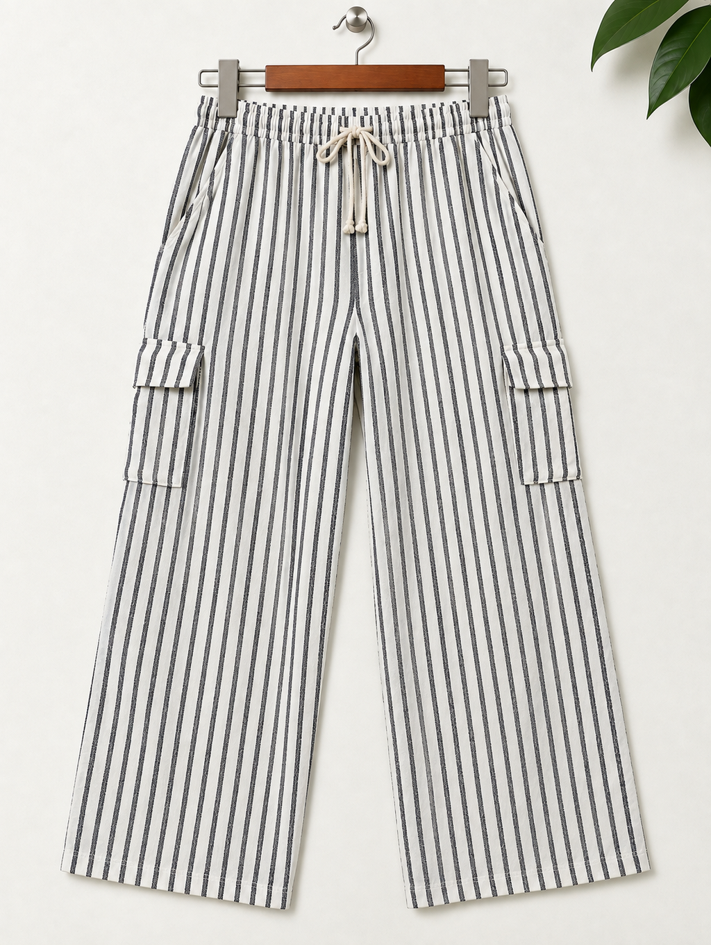 No Boundaries Elastic Waist Cargo Style Trouser Size - XL