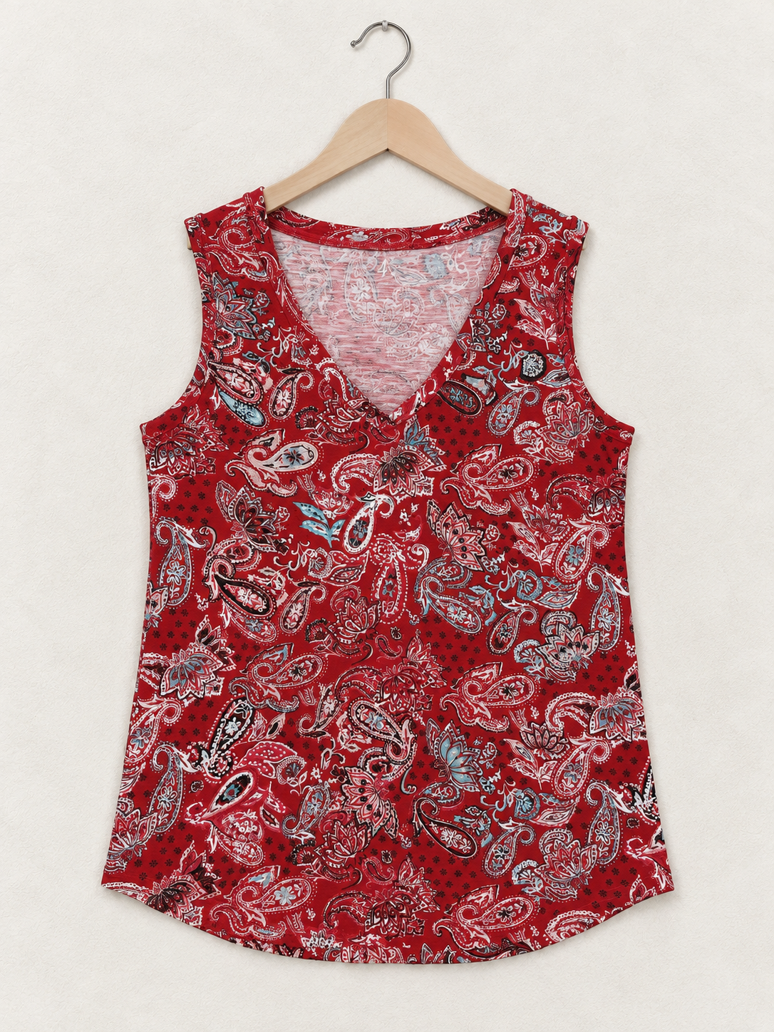 24/7 Red Sleeveless V-Neck Casual Top Size -L